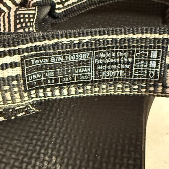 Teva Original Universal Sport Sandals Women’s 7 Black and White Geometric Print - Picture 15 of 15
